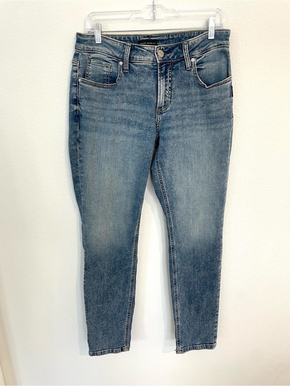Silver Jeans Boyfriend Women’s 29 in Medium Blue Wash